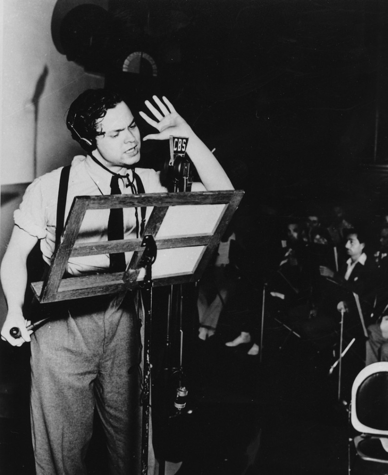 Imagen: Welles durante el programa. AP